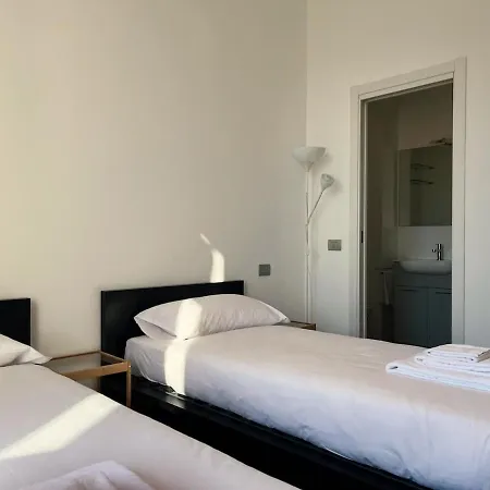 Charming Flat With Ac In Porta Venezia 아파트