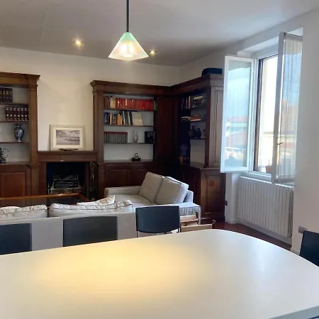 Charming Flat With Ac In Porta Venezia 아파트